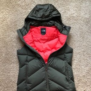 The North Face Women's Kailash Hooded Vest